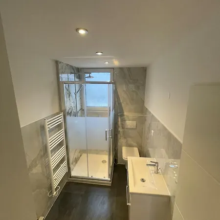 Schoene Am Bahnhof * Шверте