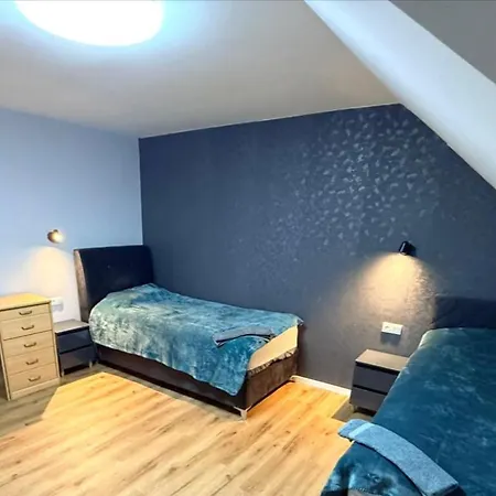 Schoene Am Bahnhof 아파트 슈베르테