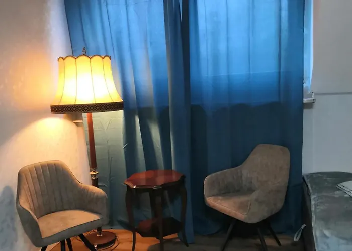 Schoene Am Bahnhof *