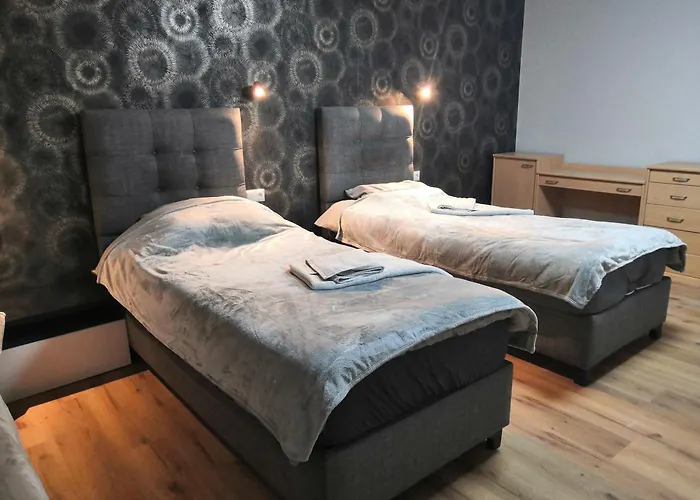 Schoene Am Bahnhof 아파트 *