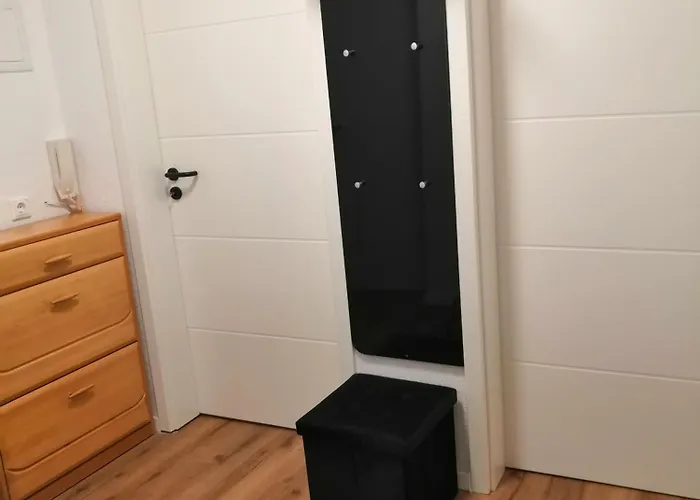 Schoene Am Bahnhof 아파트 *